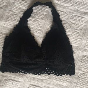 Black bralette Halter style medium ❤️🍬2/$20🍬❤️